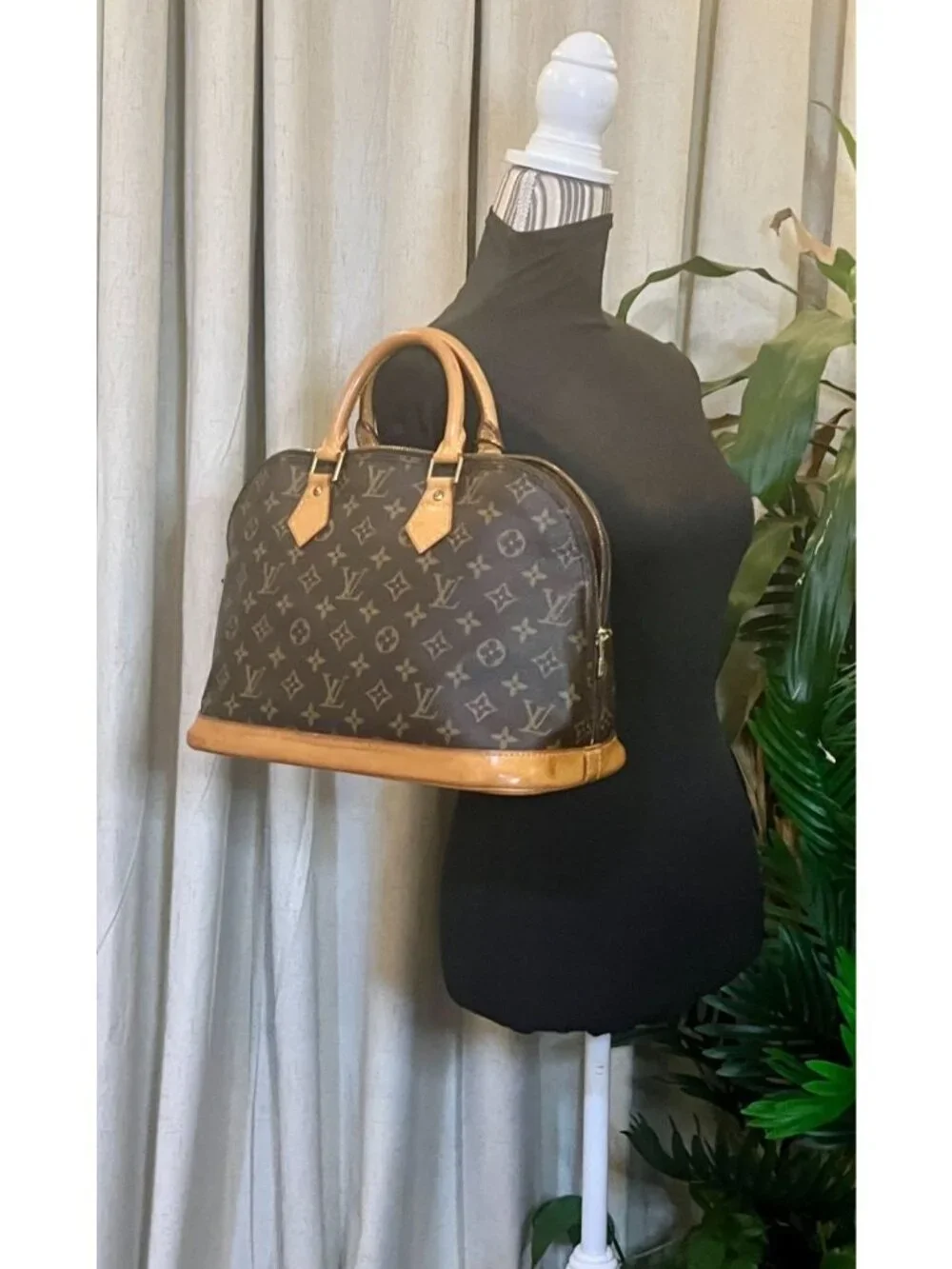 Louis Vuitton Monogram Alma PM Brown Canvas Leather Handbag